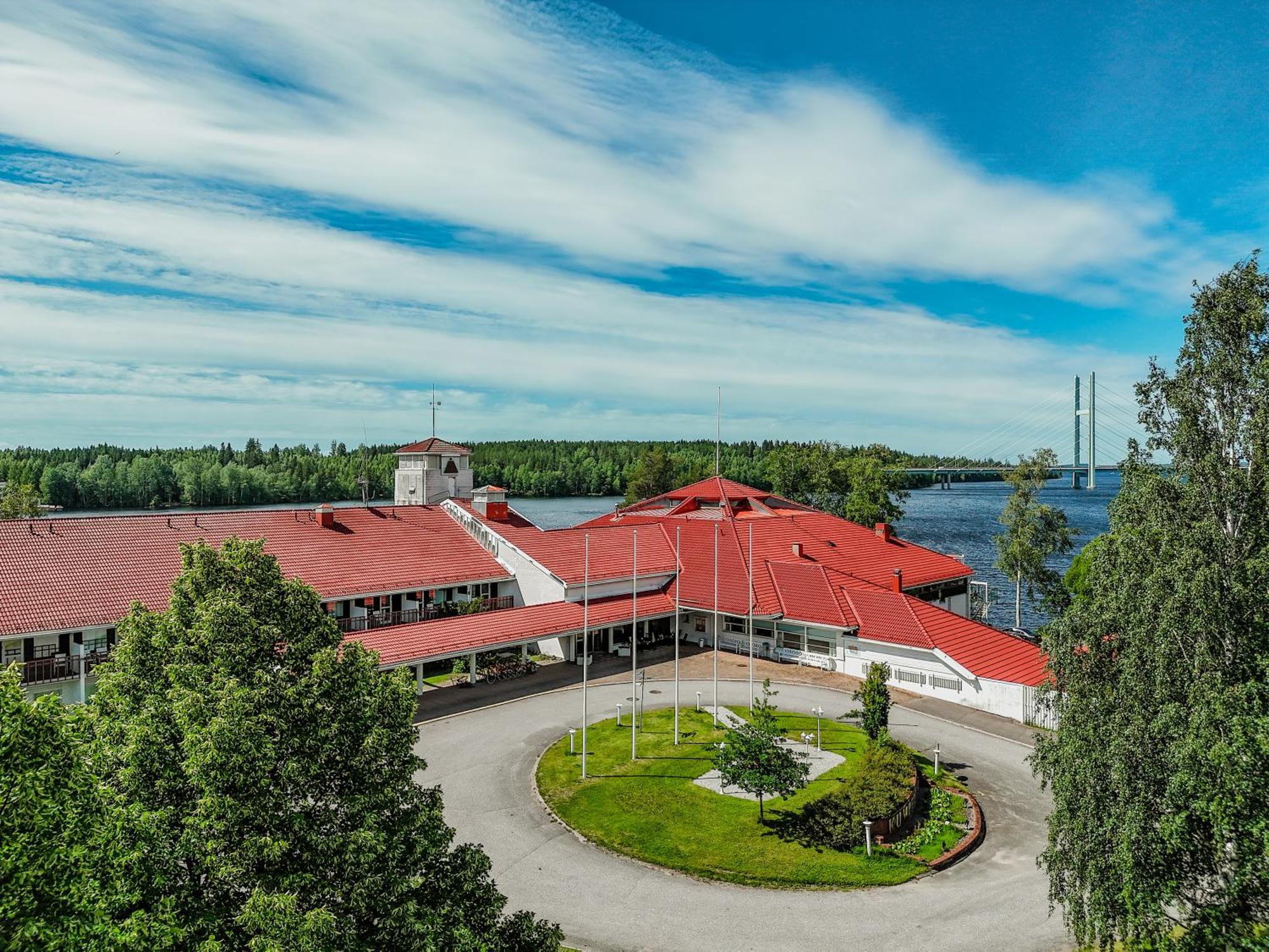 Hotel Kumpeli Spa Хейнола Экстерьер фото